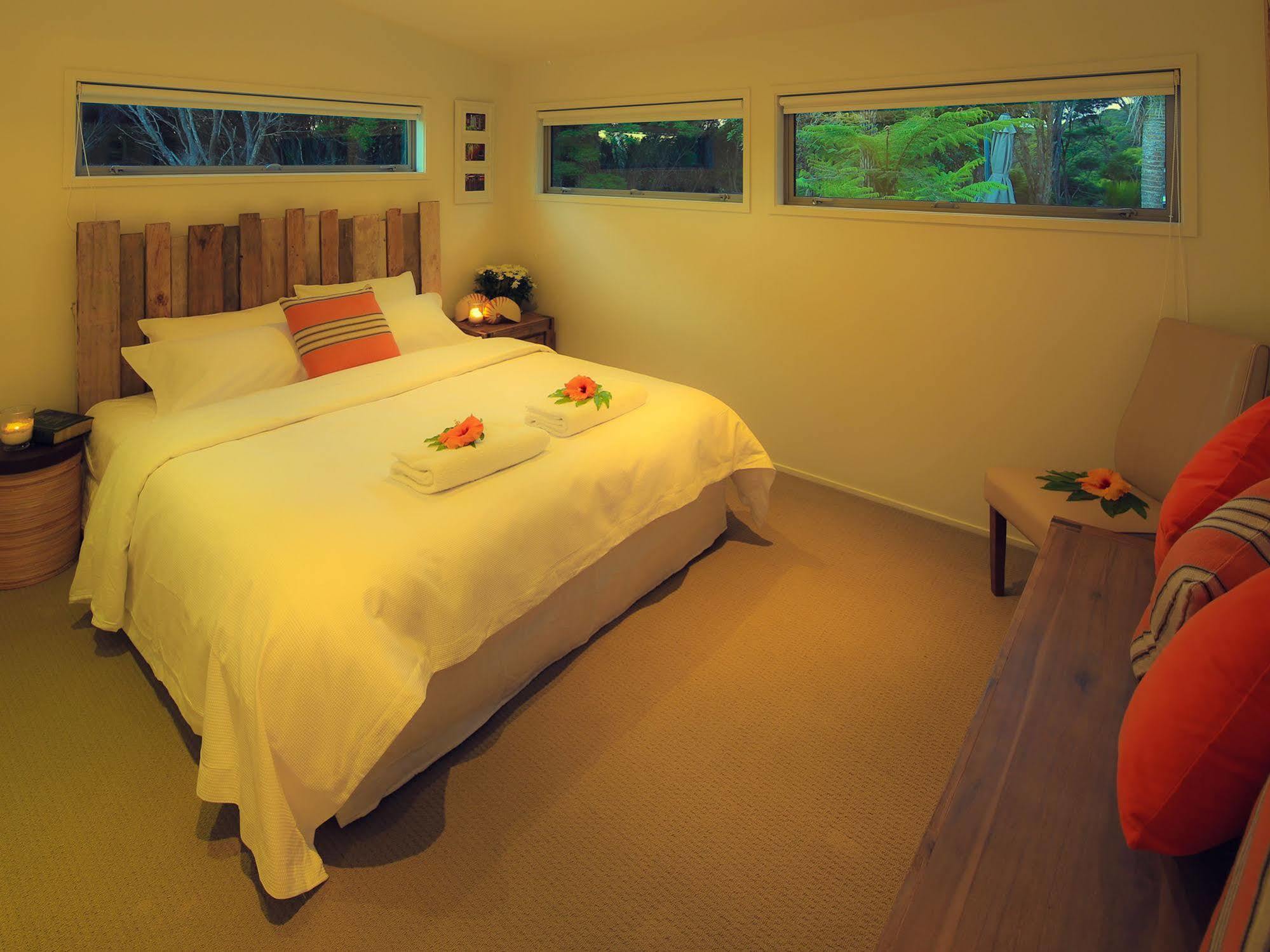 Koi Roc Waiheke Island Accommodation Extérieur photo